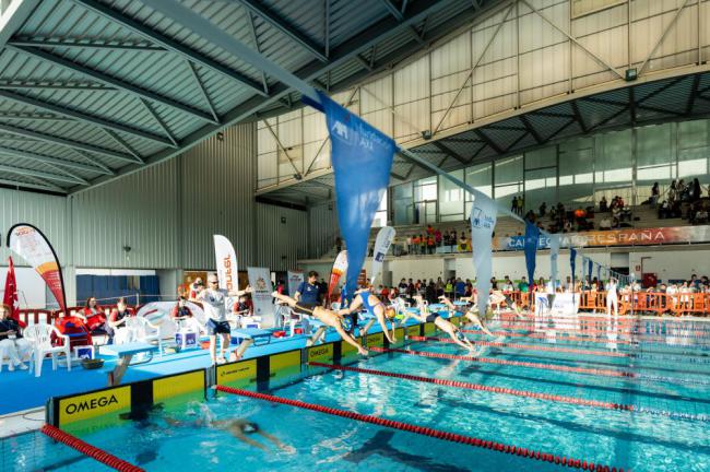 Anastasiya Dmytriv, estrella del campeonato de natación