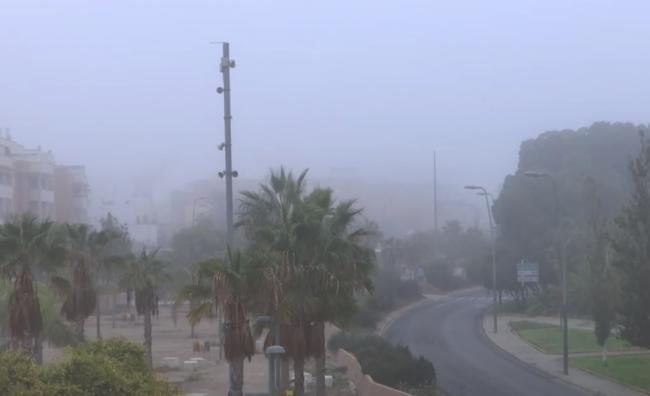 Paralizados por la niebla el puerto y el aeropuerto