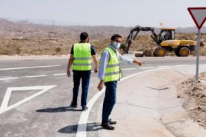 Diputación mejora la seguridad vial en los caminos a las canteras en Macael