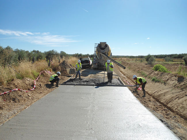 2,6 millones de euros para caminos rurales de 24 municipios de Almería