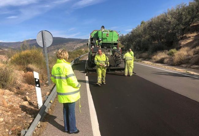 La Junta invierte 630.900 euros en la rehabilitación de firme en las carreteras de Almería