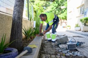 El Ayuntamiento realiza mejoras de pintura, albañilería, cerrajería y cambio de persianas en los centros educativos