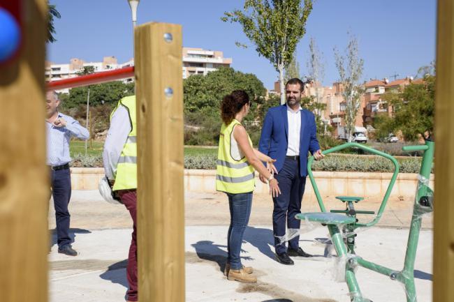 Villablanca estrena nuevas zonas de juegos infantiles y dos parques biosaludables