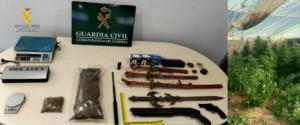 Armas, drogas y enganches ilegales: la peligrosa operación policial en El Ejido