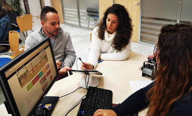 La firma biométrica se estrena en el Ayuntamiento de Vera