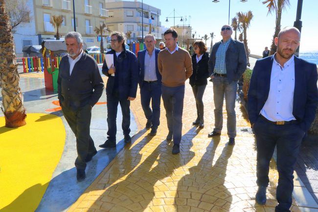 Balerma estrena parque en el Paseo Marítimo