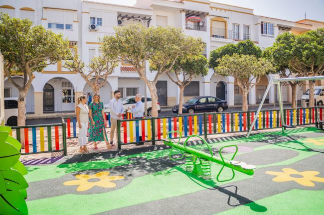 Remodelación de los parques infantiles en Plaza Manos Unidad y Las Losas en Roquetas