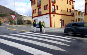 Junta instala pasos de peatones sobreelevados en Oria por seguridad vial