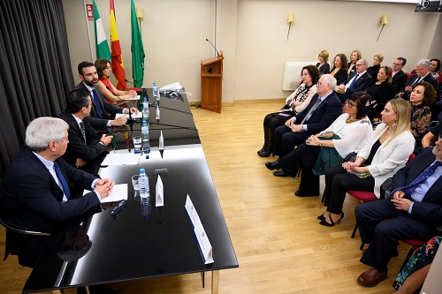 El alcalde agradece a los odontólogos su contribución en la mejora de la salud