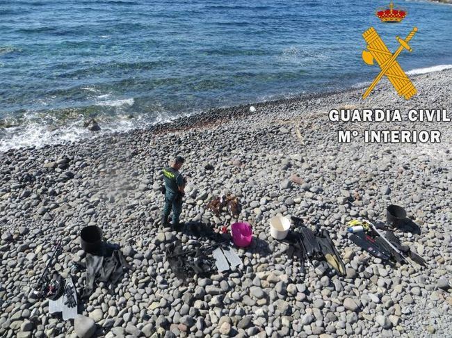 La Guardia Civil investiga a 4 personas por pesca ilegal en Cabo de Gata