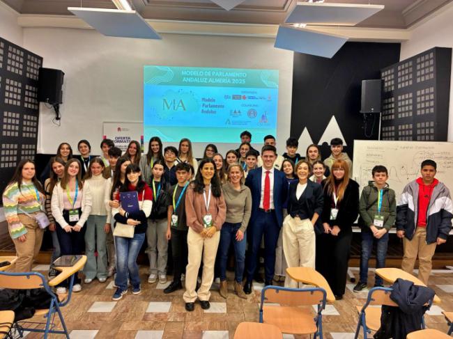 Alberto García, campeón mundial de Debate, en el Tour del Talento