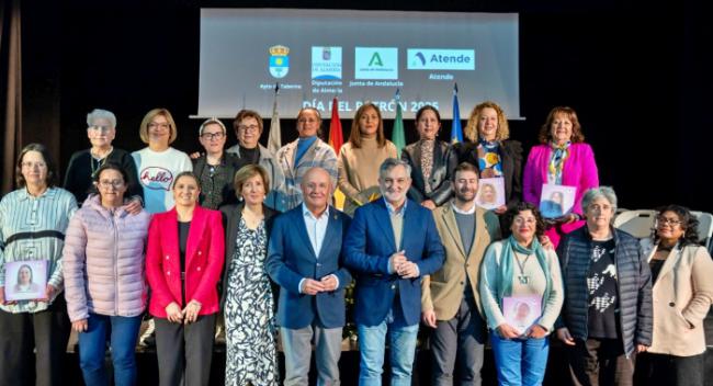 Taberno rinde homenaje al personal de Ayuda a Domicilio