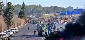 Agricultores de Almeria comienzan a sufrir la protesta de los franceses