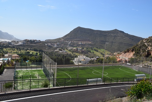 Las Pistas Deportivas De La Envía Desinfectadas Y Acondicionadas