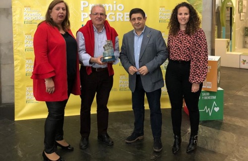 Antonio Bonilla Recoge El Premio Progreso Concedido por FUDEPA