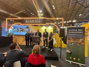 Pasión por Cuevas del Almanzora y su Cable Ski, uno de los mejores de Europa, en FITUR 2025