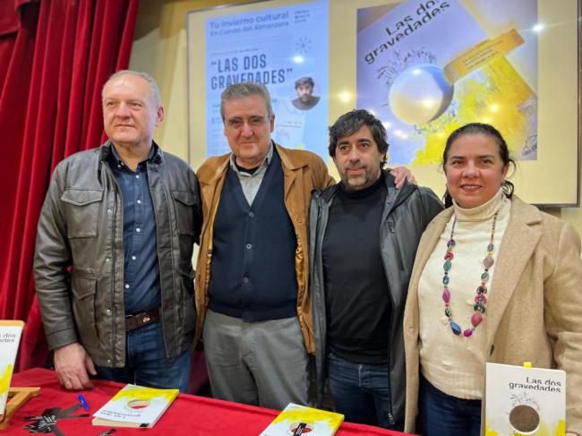 Diego Caler presenta en Cuevas su nueva novela, “Las dos gravedades”