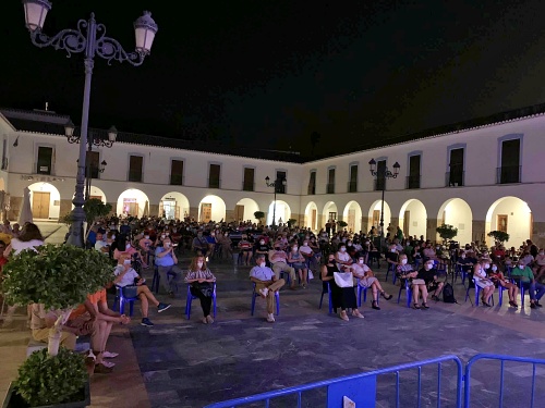 Berja arropa a la Escuela de Teatro en su vuelta al escenario