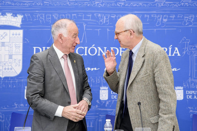 El Patio de Luces se viste de largo para recibir al Premio Nobel de Física 2017 Rainer Weiss