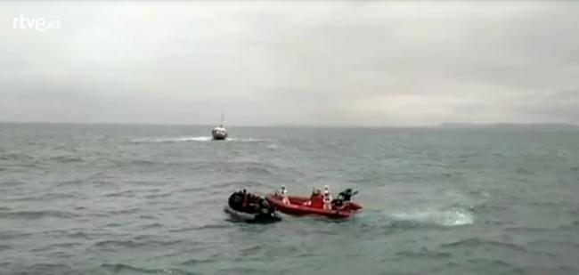 Rescatadas 41 personas de dos pateras en el mar de Alborán