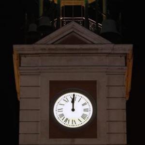 Nuevo luminoso en el reloj de la Real Casa de Correos con el 2025