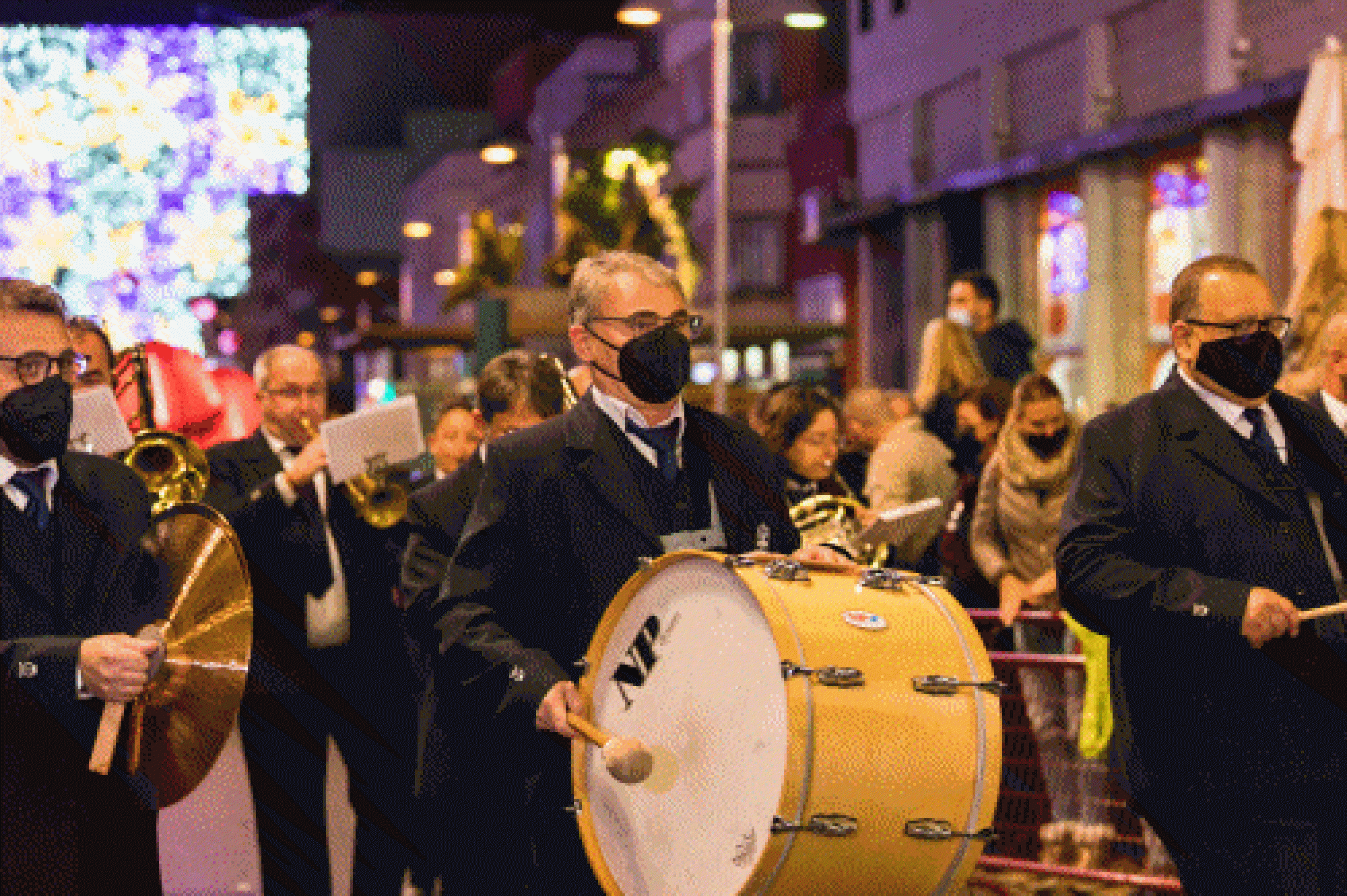 La ilusión de los Reyes Magos reconquista las calles de Almería