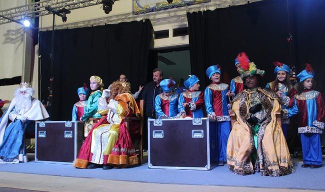 Multitud de niños disfrutan con la cabalgata de los Reyes Magos en Pulpí