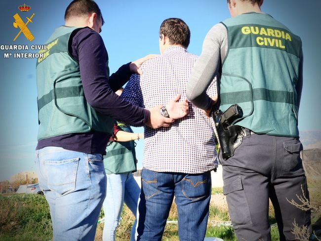 Cuatro detenidos cuando robaban en viviendas de Campohermoso