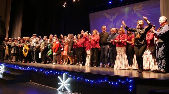 El VI Certamen Navideño de Coros Rocieros llena Adra