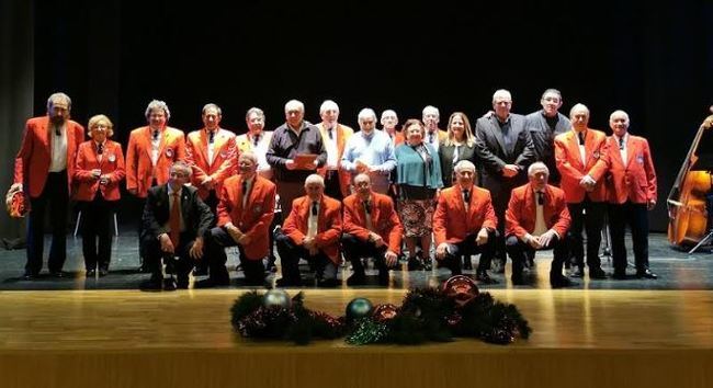 Concierto de rondalla solidario y navideño en Vera