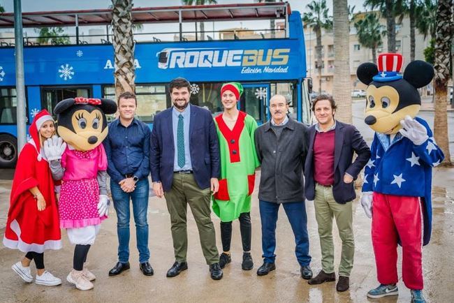 “Roquebús edición Navidad” anima a comprar en el comercio local