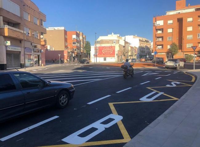 Abre al tráfico la nueva rotonda entre las calles Instinción y Ctra de Nijar