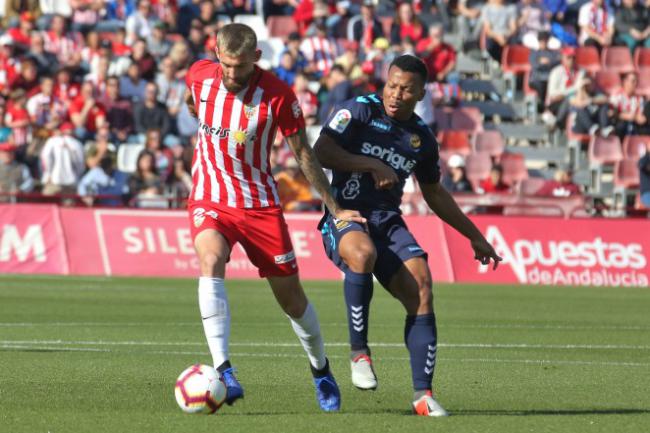 3-0: El Almería se desahoga con el Nástic