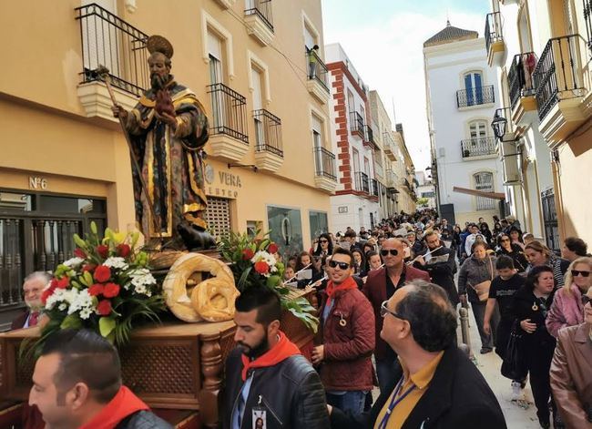 Vera celebra su tradicional y multitudinaria Fiesta de San Antón