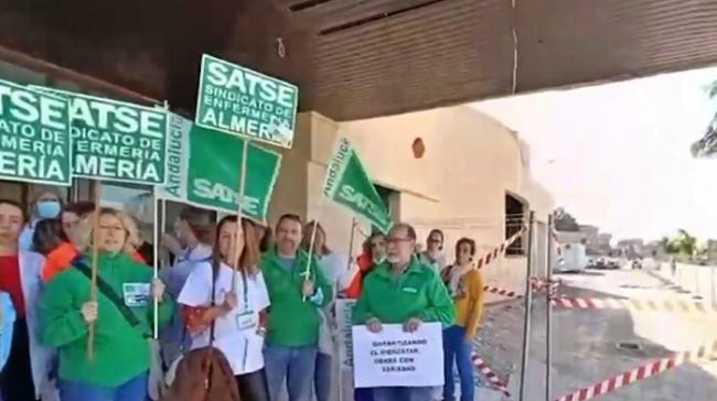 Sindicato de enfermería protesta por obras en centro de salud de Albox