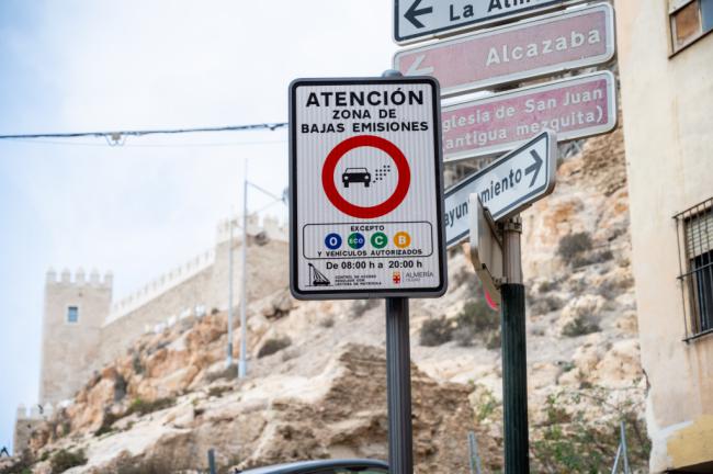 Las señales del perímetro de acceso a la Zona de Bajas Emisiones ya están puestas