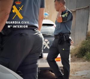 Abandona el coche averiado por no tener seguro y lo detienen cuando denuncia que se lo han robado