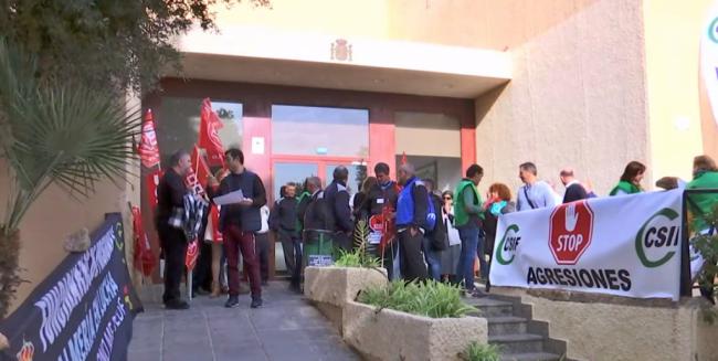 Protesta sindical en la cárcel del Acebuche por agresiones y sobreocupación