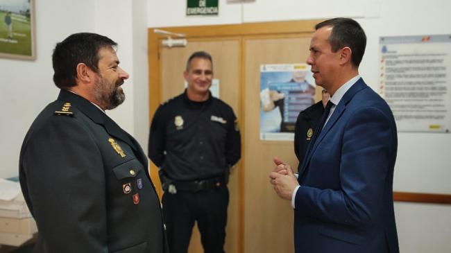 Visita del subdelegado a la Comisaría de Policía Nacional en El Ejido