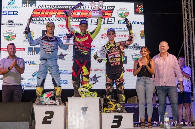 Noche de éxitos del Campeonato Nacional de Supercross en Cuevas