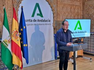 Andrés García Ibáñez imparte un taller de pintura en Cabo de Gata-Níjar