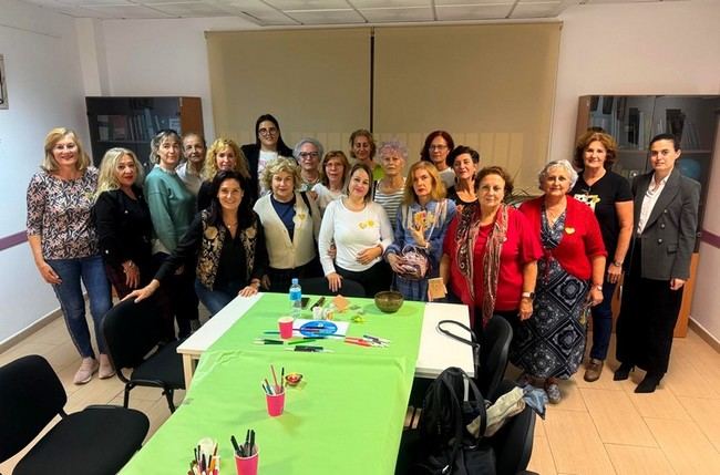 Talleres navideños en el Centro Municipal de Información a la Mujer de Roquetas de Mar