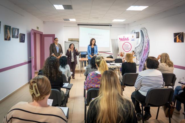 Roquetas fomenta la innovación en el emprendimiento femenino