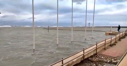 El temporal causa destrozos en buena parte del litoral de la provincia