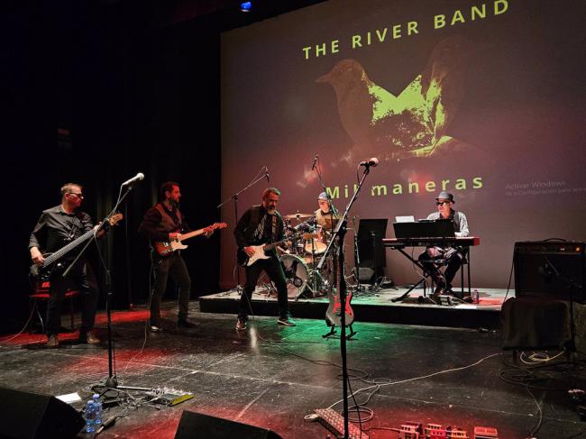 The River Band lanza su segundo disco 'Mil Maneras' en el Teatro Apolo de Almería