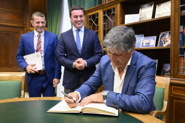 Toni Nadal alienta la cultura del esfuerzo en ‘Los Encuentros con el Deporte’ de Diputación