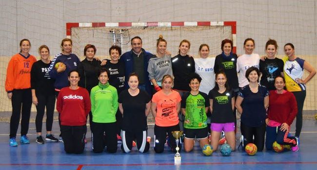 El Club Towanda de balonmano femenino gana el I Circuito Andaluz Veterano