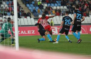 1-1: La superioridad en la segunda parte no valió al Almería para ganar