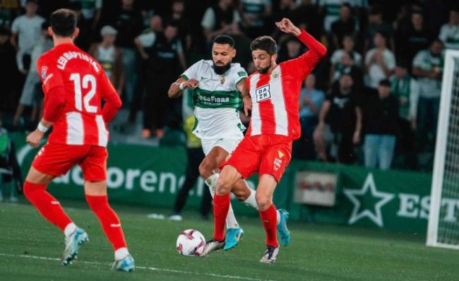 Almería logra una remontada épica en Elche