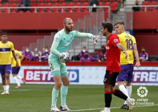 2-0: El Almería hace medio buen partido en Mallorca